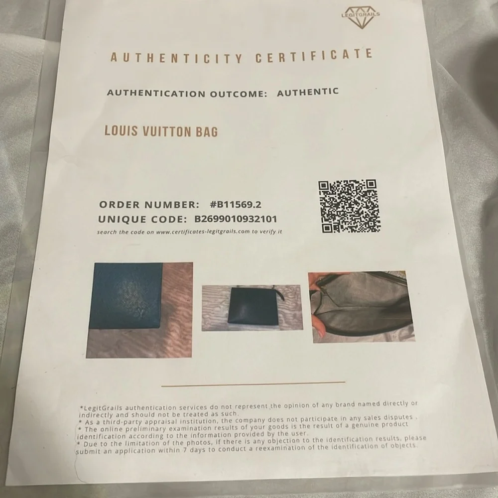 Louis Vuitton pouch in hunter green W/ COA - Picture 8 of 9